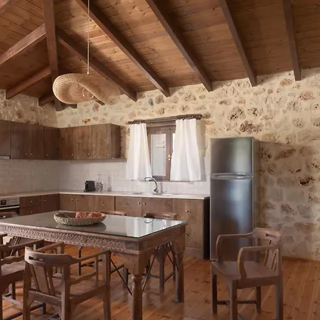 Nestor Villa, With Heated Pool & Absolute Privacy Roumelí