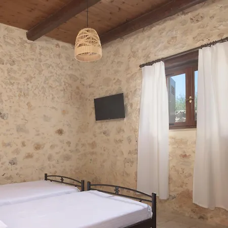 Villa Nestor Villa, With Heated Pool & Absolute Privacy